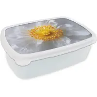 MuchoWow Broodtrommel Wit - Lunchbox Wit - Bloem - Elegant - Brooddoos 18x12x6 cm - Brood lunch box - Broodtrommels voor kinderen en volwassenen