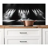 KitchenYeah Spatscherm keuken 120x60 cm - Kookplaat achterwand Theaterzaal - Mist - Spotlights - Zwart - Muurbeschermer - Spatwand fornuis - Hoogwaardig aluminium