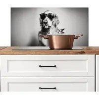 KitchenYeah Spatscherm keuken 80x40 cm - Kookplaat achterwand Golden retriever - Hond - Zonnebril - Gkas - Muurbeschermer - Spatwand fornuis - Hoogwaardig aluminium