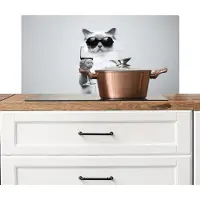 KitchenYeah Spatscherm keuken 80x40 cm - Kookplaat achterwand Kat - Zonnebril - Wijnglas - Langharig - Muurbeschermer - Spatwand fornuis - Hoogwaardig aluminium