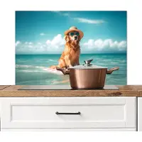 KitchenYeah Spatscherm keuken 80x55 cm - Kookplaat achterwand Zeewater - Hond - Golden retriever - Zonnebril - Muurbeschermer - Spatwand fornuis - Hoogwaardig aluminium