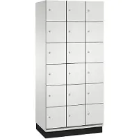 C+P Cambio lockerkast, 3 vakken, 18 vakken, met plint, B 900 x D 525 x H 1980 mm, lichtgrijs