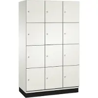 C+P Cambio lockerkast, 3 vakken, 12 vakken, met plint, B 1200 x D 525 x H 1980 mm, verkeerswit