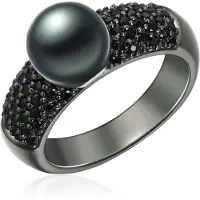 Valero Pearls Ring