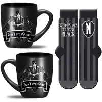 Pyramid Wednesday - "Wear Black" Gift Set met Mok 315ml en Paar Sokken EU 36-41