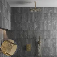 Saniclear Brass Curved inbouw regendouche met 30cm hoofddouche en plafondarm geborsteld messing - mat goud
