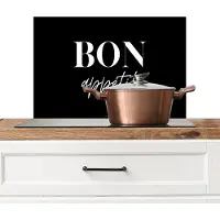 KitchenYeah Spatscherm keuken 70x50 cm - Kookplaat achterwand Zwart - Quote - Bon appétit - Muurbeschermer - Spatwand fornuis - Hoogwaardig aluminium