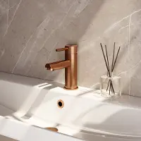 Brauer Stripe wastafelkraan model A met ColdStart koper geborsteld PVD