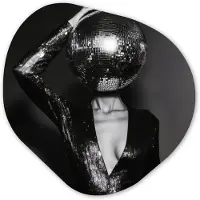 MuchoWow Organische wanddecoratie 90x90 cm - Organisch schilderij Discobal - Gezicht - Glamour - Zwart - Muurdecoratie woonkamer - Kamer decoratie - Schilderijen - Muurcirkel aesthetic
