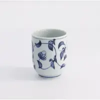 Tokyo Design Studio – Japanse Theekop - Wit met Blauwe Bloemen – 160ml – 6.5×7.5cm