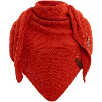 Knit Factory Coco Gebreide Omslagdoek - Driehoek Sjaal Dames - Dames sjaal - Wintersjaal - Stola - Wollen sjaal - Rode sjaal - Grenadine Red - 190x85 cm - Inclusief sierspeld