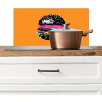 KitchenYeah Spatscherm keuken 70x30 cm - Kookplaat achterwand Hamburger - Oranje - Neon - popart - Muurbeschermer - Spatwand fornuis - Hoogwaardig aluminium