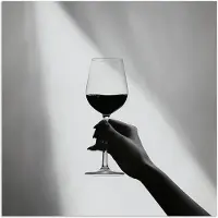 PosterMonkey Poster 30x30 cm - Lichtinval - Wijn - Rood - Glas - Posters - Wanddecoratie keuken - Muurdecoratie woonkamer - Decoratieve accessoires - Kamer muur decoratie