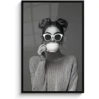 PosterMonkey Poster in lijst - Fotolijst 80x120 cm - Posters - Vrouw - Koffie - Zwart - Wit - Posterlijst zwart - Decoratie - Wanddecoratie woonkamer - Muurdecoratie slaapkamer