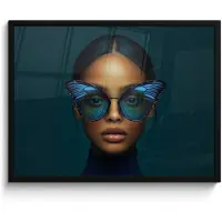 PosterMonkey Poster in lijst - Fotolijst 80x60 cm - Posters - Vrouw - Vlinder - Bril - Blauw - Modern - Portret - Posterlijst zwart - Decoratie - Wanddecoratie woonkamer - Muurdecoratie slaapkamer
