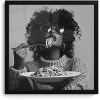 PosterMonkey Poster in lijst - Fotolijst 40x40 cm - Posters - Vrouw - Pasta - Zwart - Wit - Posterlijst zwart - Decoratie - Wanddecoratie woonkamer - Muurdecoratie slaapkamer