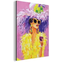 MuchoWow Aluminium schilderij 120x160 cm - Wanddecoratie metaal - Zonnebril - Vrouw - Jas - Veren - Metalen muurdecoratie woonkamer - Decoratie industrieel - Foto op dibond - Industriële accessoires slaapkamer