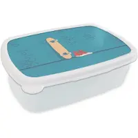 MuchoWow Broodtrommel Wit - Lunchbox Skateboard - Gympen - Rood - Minimalistisch - Brooddoos 18x12x6 cm - Brood lunch box - Broodtrommels voor kinderen en volwassenen