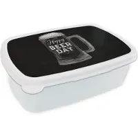 MuchoWow Broodtrommel Wit - Lunchbox Bierpul - Witte krijtletters - Happy beer day - Brooddoos 18x12x6 cm - Brood lunch box - Broodtrommels voor kinderen en volwassenen