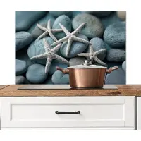 KitchenYeah Spatscherm keuken 80x55 cm - Kookplaat achterwand Zeesterren - Stenen - Wit - Muurbeschermer - Spatwand fornuis - Hoogwaardig aluminium