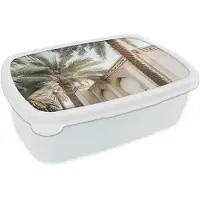 MuchoWow Broodtrommel Wit - Lunchbox Gebouw - Palmbomen - Beige - Zon - Brooddoos 18x12x6 cm - Brood lunch box - Broodtrommels voor kinderen en volwassenen