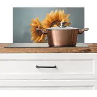 KitchenYeah Spatscherm keuken 70x30 cm - Kookplaat achterwand Zonnebloemen - Geel - Wazig - Muurbeschermer - Spatwand fornuis - Hoogwaardig aluminium