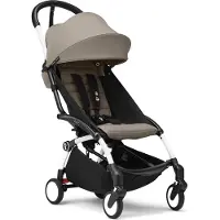 Stokke YOYO3 kinderwagen vanaf 6 maanden - Inclusief wit frame / Taupe zitkussen + luifel - In een handomdraai in- en uitklapbaar - Licht en compact - Past in handbagage