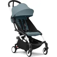 Stokke YOYO3 kinderwagen vanaf 6 maanden - Inclusief wit frame / Aqua zitkussen + luifel - In een handomdraai in- en uitklapbaar - Licht en compact - Past in handbagage