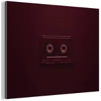 MuchoWow Aluminium schilderij 40x30 cm - Wanddecoratie metaal - Cassetteband - Bordeaux - Vintage - Metalen muurdecoratie woonkamer - Decoratie industrieel - Foto op dibond - Industriële accessoires slaapkamer