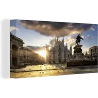 MuchoWow Canvas Schilderij Milaan - Standbeeld - Plein - 80x40 cm - Wanddecoratie