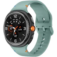 Strap-it Siliconen bandje met gespsluiting - geschikt voor Samsung Galaxy Watch 8 - 40mm / Galaxy Watch 8 - 44mm / Galaxy Watch 8 Classic (dennengroen)