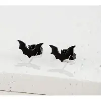 Vibe - Halloween oorbellen - zwarte oorknop - vleermuis - minimalistisch design - - juweel - geschenk