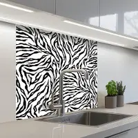KitchenYeah Keuken achterwand 80x80 cm - Spatscherm zelfklevend Tijgerprint - Zwart - Wit - Dieren - Patronen - Muurbeschermer - Spatwand fornuis