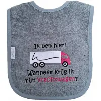 Funnies Grijs/blauwe slab met "Ik ben hier! Wanneer krijg ik mijn vrachtwagen?" - Roze vrachtwagen - lief, kraamcadeautje, cadeau, babyshower, roze, chauffeur, truck, trucker