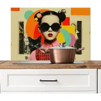 KitchenYeah Spatscherm keuken 80x55 cm - Kookplaat achterwand Meisje - Zonnebril - Kat - Retro - Muurbeschermer - Spatwand fornuis - Hoogwaardig aluminium