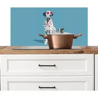 KitchenYeah Spatscherm keuken 80x40 cm - Kookplaat achterwand Dalmatiër - Zonnebril - Blauw - Muurbeschermer - Spatwand fornuis - Hoogwaardig aluminium