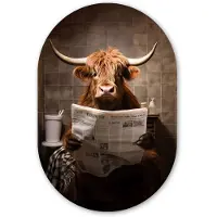 MuchoWow Muurovaal 60x90 cm - Ovale wanddecoratie Schotse hooglander - Krant - Toilet - Ovalen schilderij - Muurdecoratie woonkamer - Kamer decoratie - Schilderijen - Wandcirkel