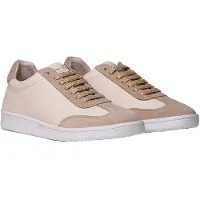 Toni pons Naida Schoenen