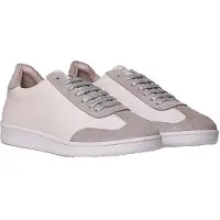 Toni pons Naida Schoenen