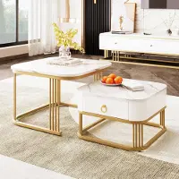OKWISH Koffietafel - Vierkante 2 Delige Salontafel Set - Wit Marmor Optiek Met Gouden Metalen Frame - Modern Voor Woonkamer - 60x60+50x50 cm - MDF + Metaal - Wit en Goud