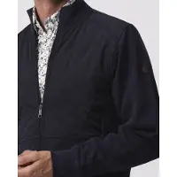 Campbell Aston vest