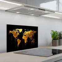KitchenYeah Spatscherm 60x40 cm - Zelfklevende achterwand Wereldkaart - Goud - Druipen - Zwart - Keuken muurbeschermer - Spatwand fornuis