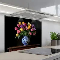 KitchenYeah Spatscherm 80x60 cm - Zelfklevende achterwand Tulpen - Kleuren - Hout - Vaas - Keuken muurbeschermer - Spatwand fornuis