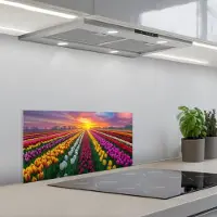 KitchenYeah Spatscherm 60x30 cm - Zelfklevende achterwand Tulpenveld - Zonsondergang - Kleurrijk - Keuken muurbeschermer - Spatwand fornuis