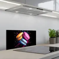 KitchenYeah Spatscherm 70x30 cm - Zelfklevende achterwand Macarons - Dessert - Graffiti - Kleurrijk - Roze - Blauw - Geel - Keuken muurbeschermer - Spatwand fornuis