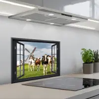 KitchenYeah Spatscherm 60x45 cm - Zelfklevende achterwand Doorkijk - Koe - Molen - Koeien - Weiland - Gras - Groen - Keuken muurbeschermer - Spatwand fornuis