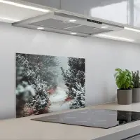 KitchenYeah Spatscherm 60x45 cm - Zelfklevende achterwand Bos - Winter - Bomen - Natuur - Pad - Sneeuw - Keuken muurbeschermer - Spatwand fornuis
