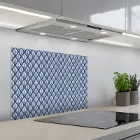KitchenYeah Spatscherm 70x55 cm - Zelfklevende achterwand Bladeren - Wit - Blauw - Patroon - Keuken muurbeschermer - Spatwand fornuis