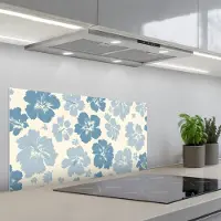 KitchenYeah Spatscherm 90x45 cm - Zelfklevende achterwand Hibiscusbloemen - Blauw - Patroon - Tropisch - Keuken muurbeschermer - Spatwand fornuis