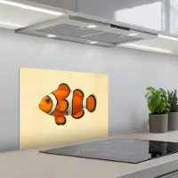 KitchenYeah Spatscherm 60x45 cm - Zelfklevende achterwand Vis - Oranje - Strepen - Keuken muurbeschermer - Spatwand fornuis